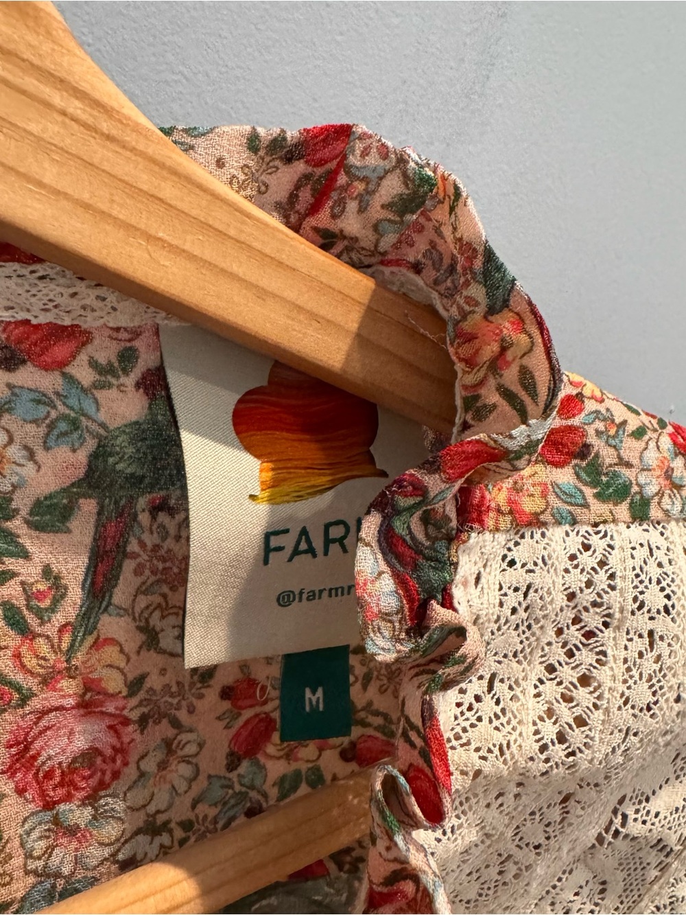 NEW Farm Rio Lace-Bib Floral Ruffle Blouse, Size M - Picture 5 of 12
